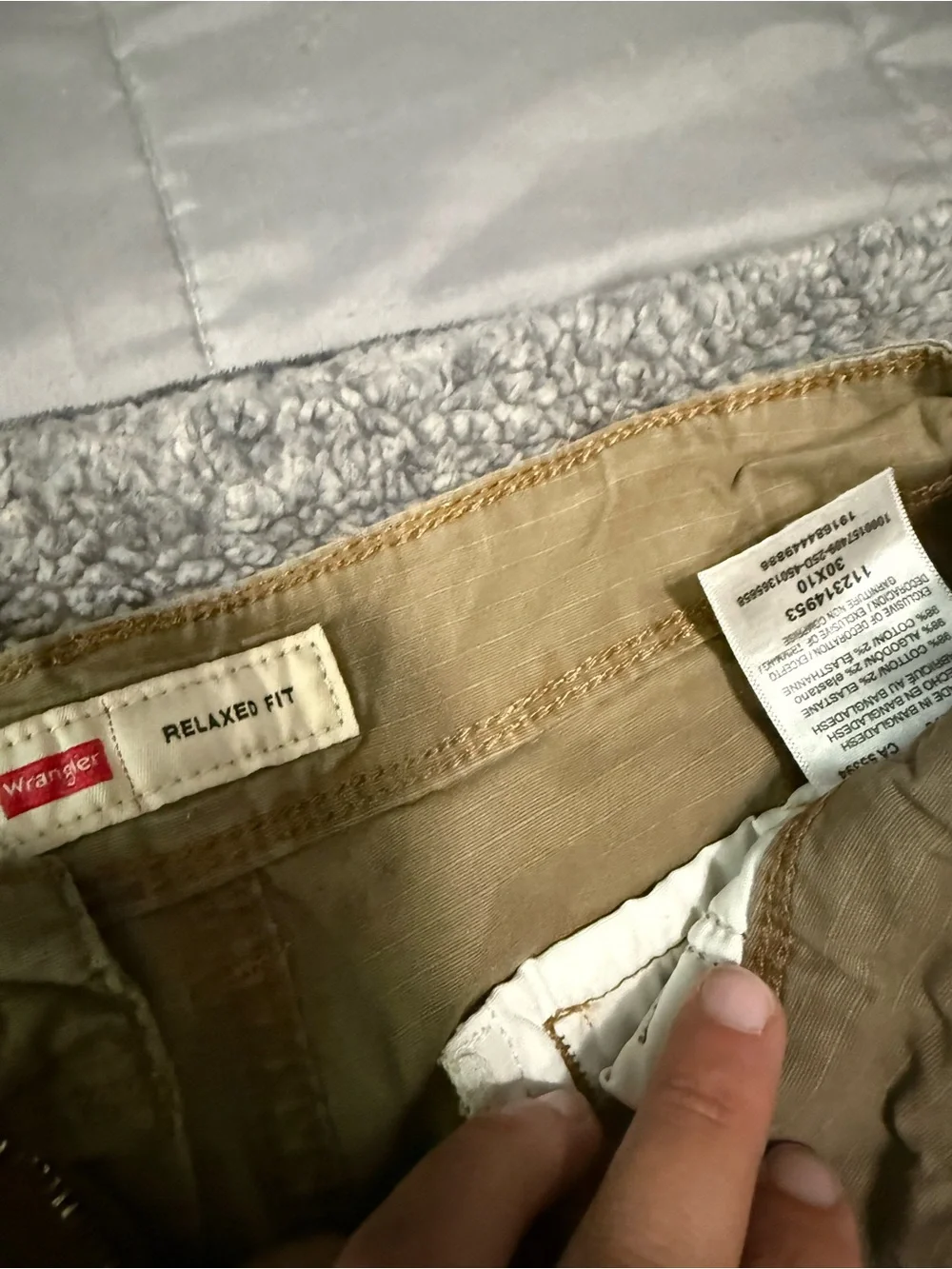 Wrangler Men's Cargo Shorts in Khaki Tan